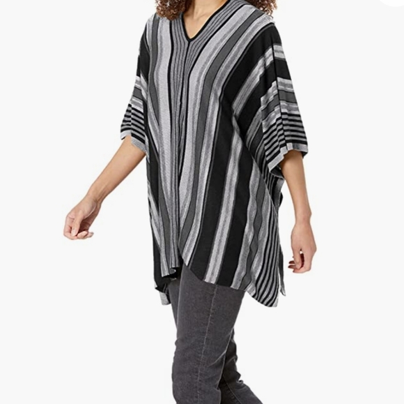 Michael Stars All Stripe Ruana in Black OS - Picture 2 of 9